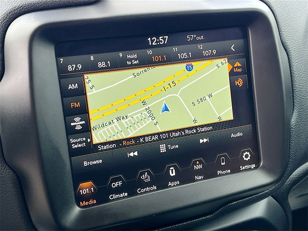 Used 2023 Jeep Renegade Latitude w/ Premium Group image 15