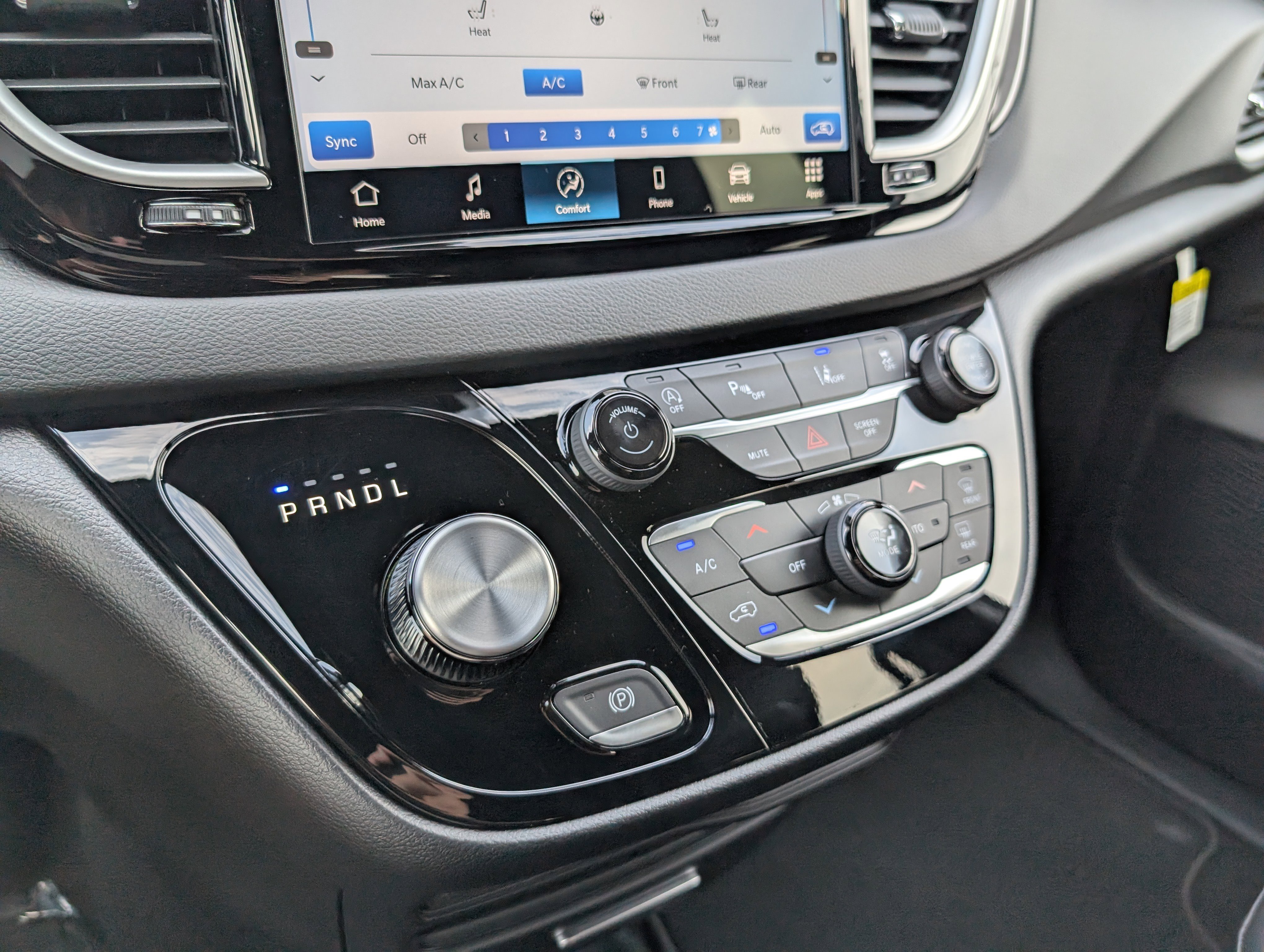 New 2026 Chrysler Voyager LX image 15