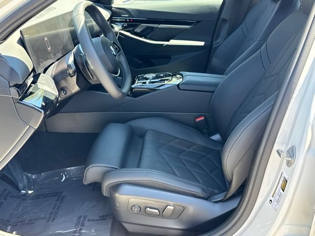 Used 2026 BMW 530i w/ Convenience Package RWD image 21
