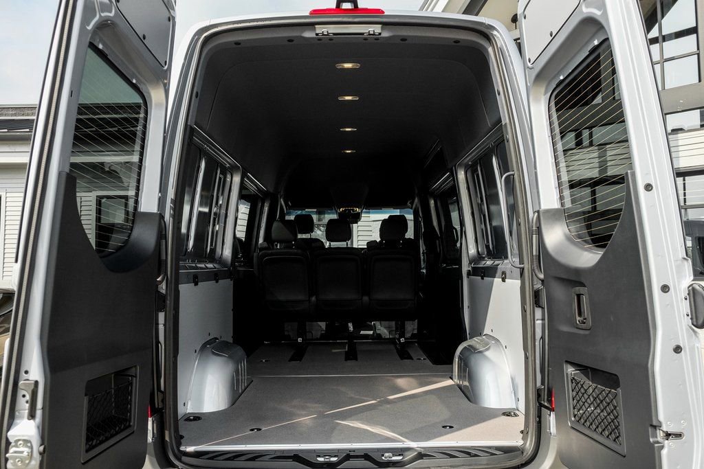 Used 2025 Mercedes-Benz Sprinter 2500 image 11