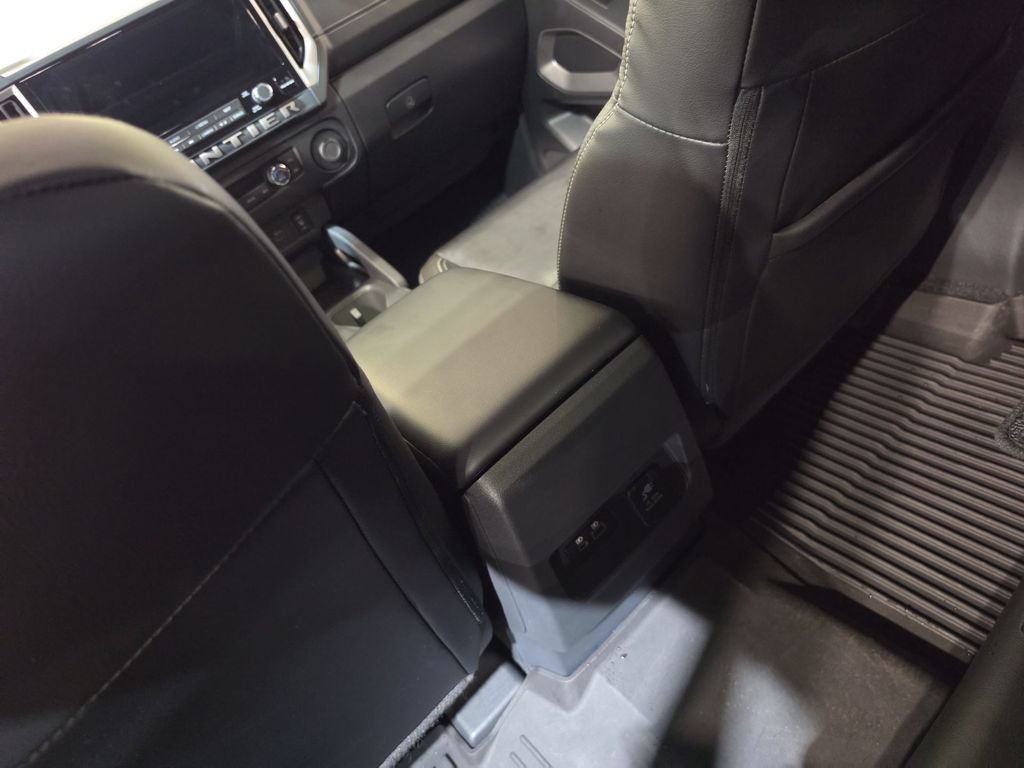 Used 2025 Nissan Frontier SL AWD/4WD image 23