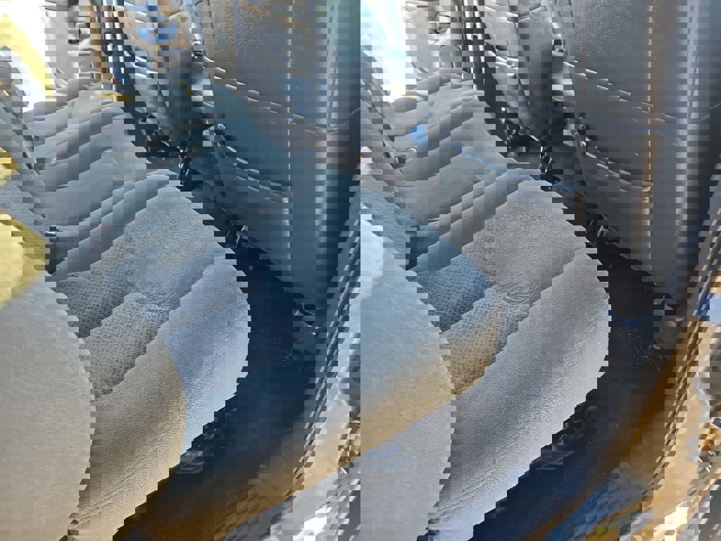 Used 2001 Chevrolet Silverado 2500 LS w/ Off-Road Skid Plate Pkg image 17