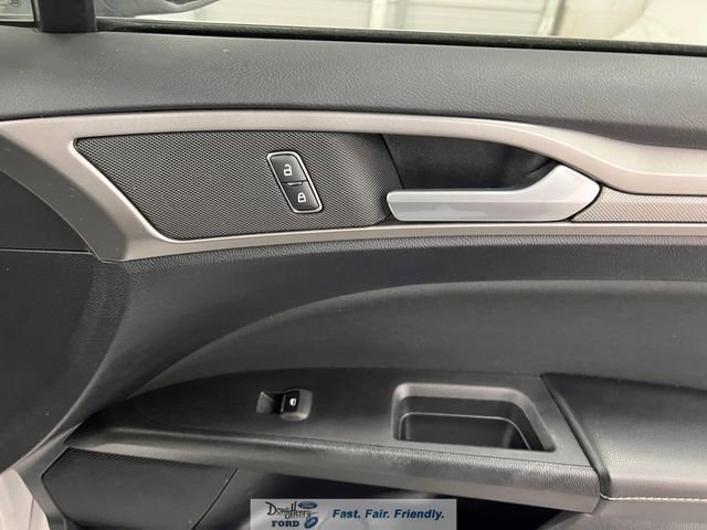 Used 2020 Ford Fusion SE image 31