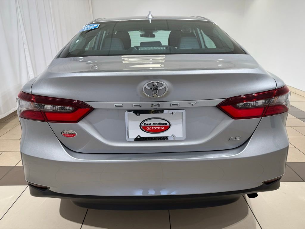 Used 2022 Toyota Camry LE image 4