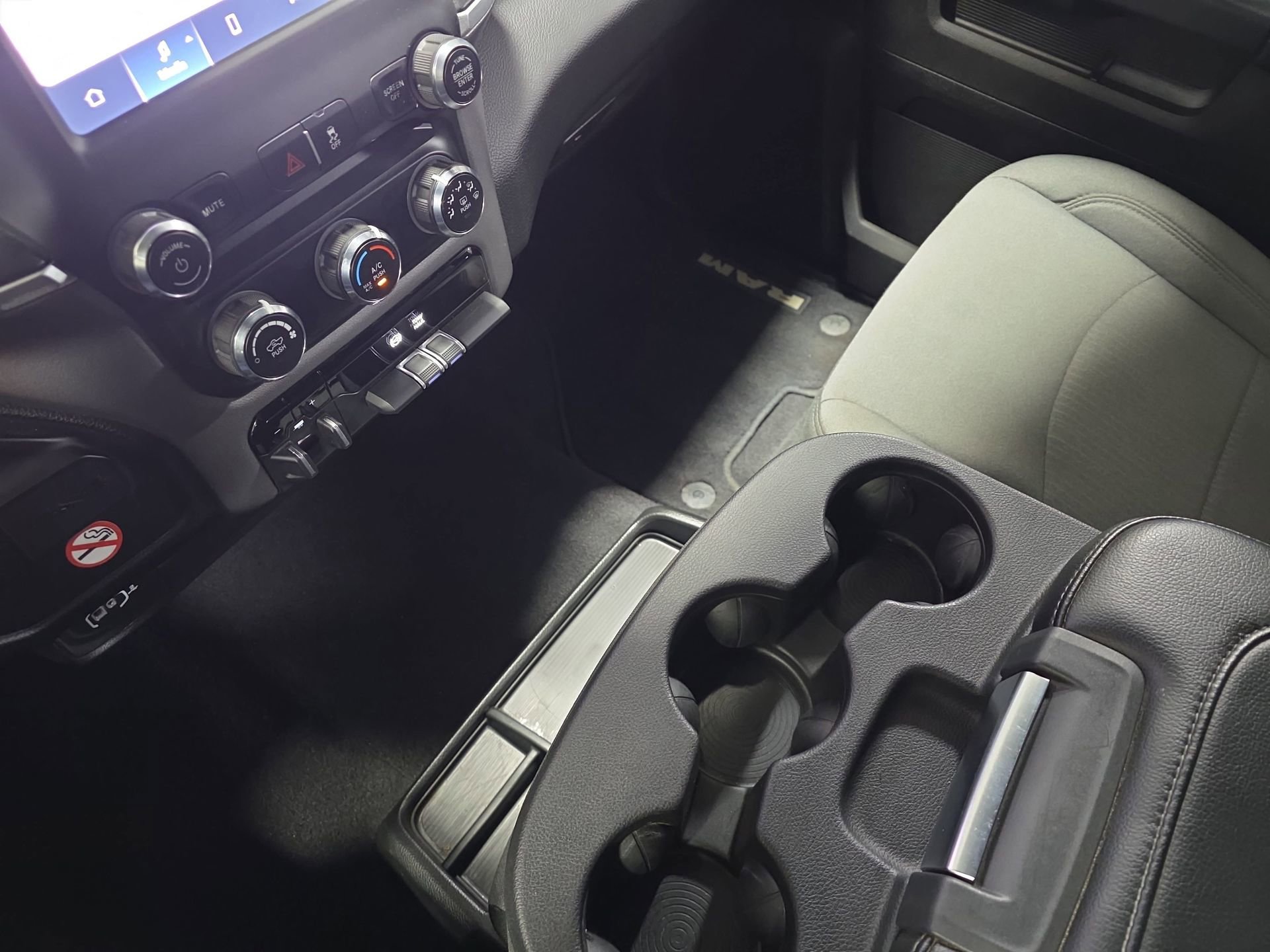 Used 2024 RAM 3500 Big Horn image 24