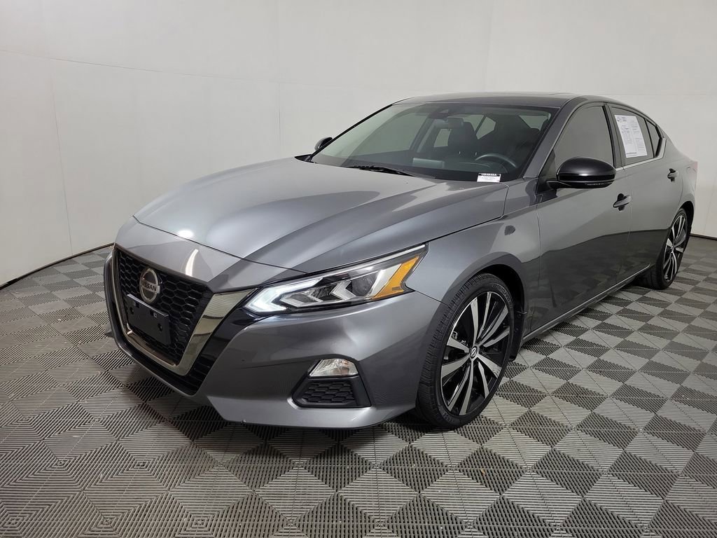 Used 2020 Nissan Altima 2.5 SR w/ Premium Package image 3