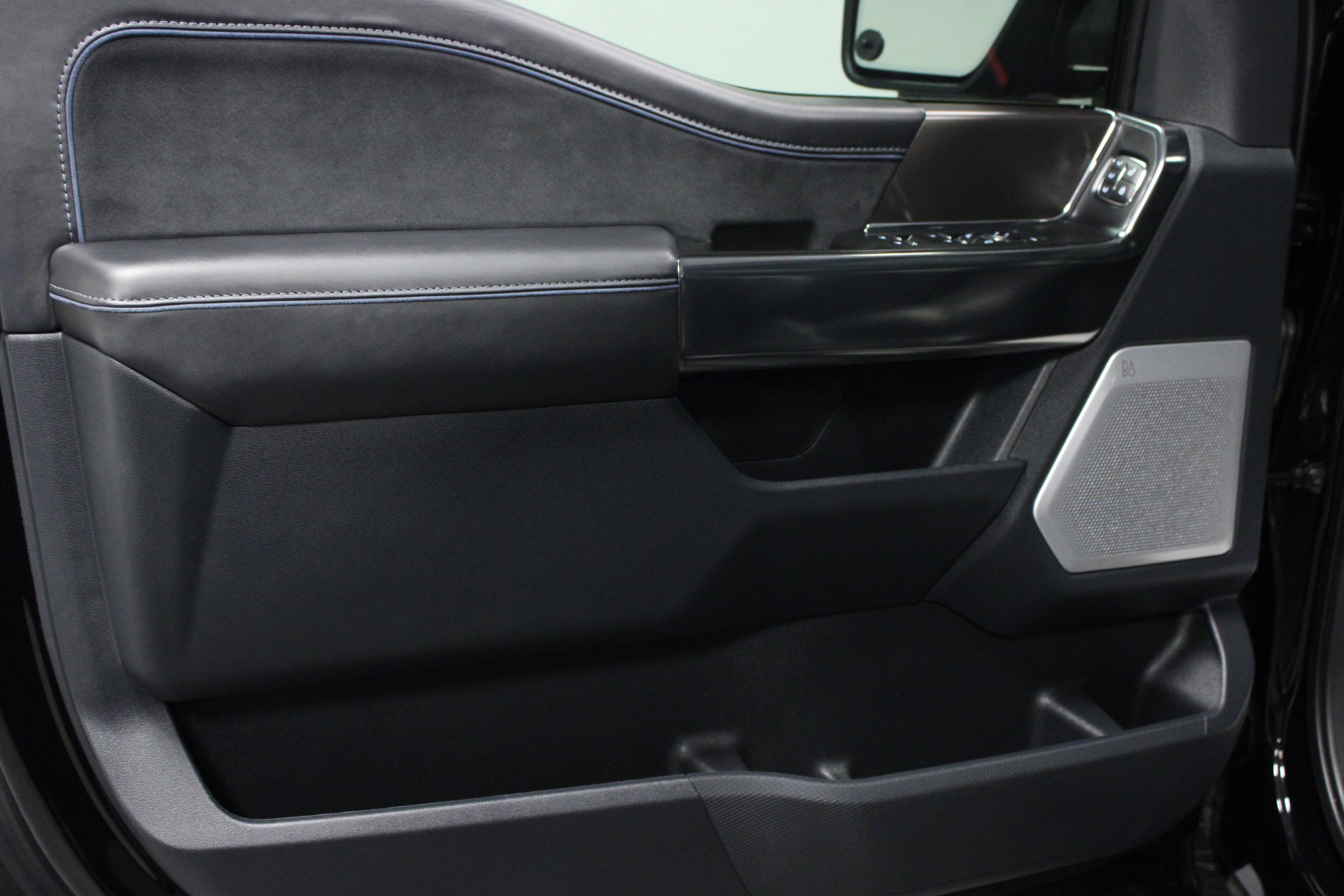 Used 2025 Ford F150 Platinum w/ Equipment Group 702A High image 11