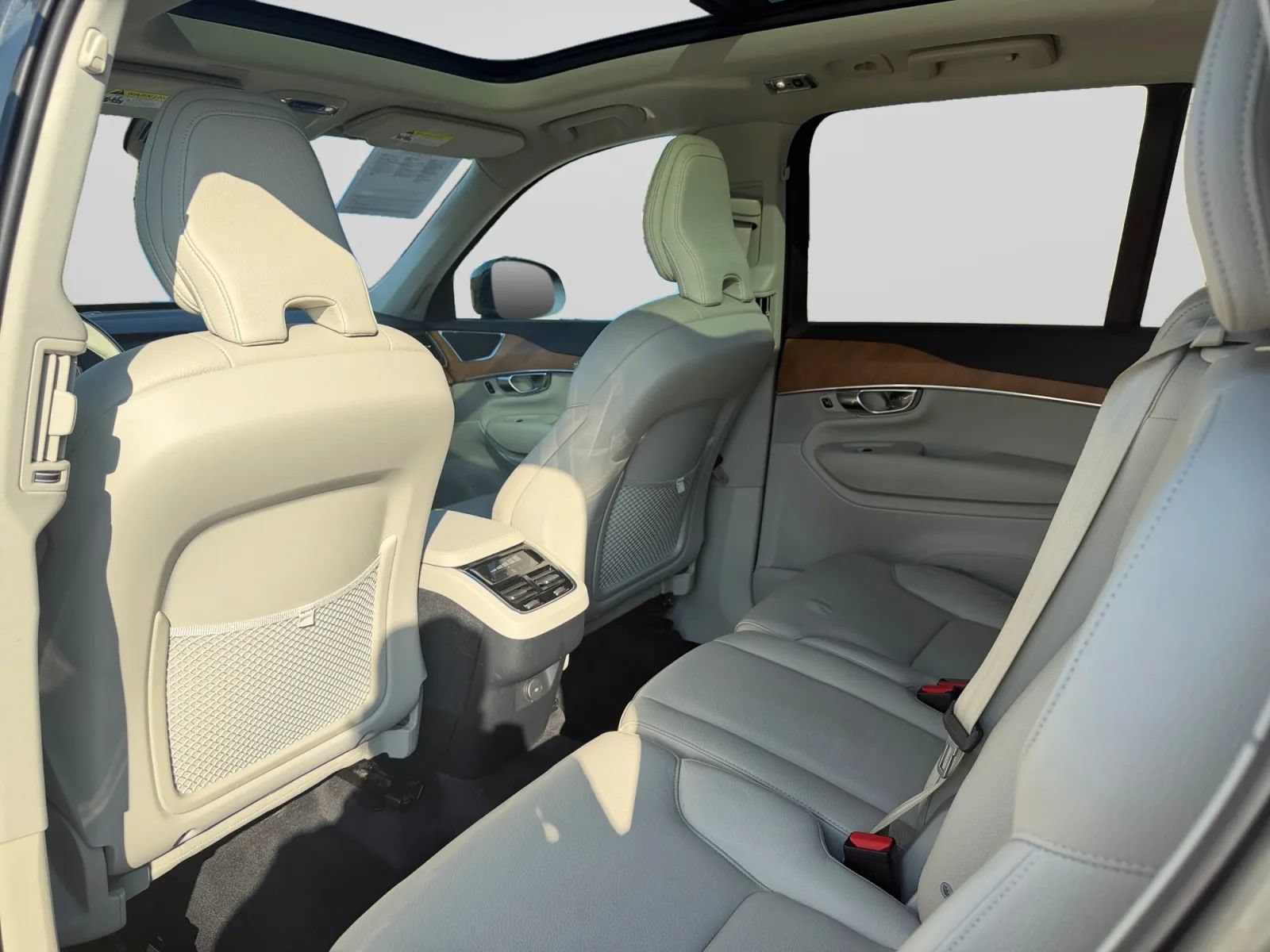 Used 2022 Volvo XC90 T5 Momentum w/ Protection Package Premier FWD image 25