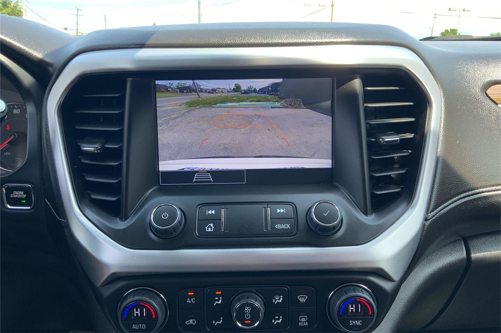 Used 2023 GMC Acadia SLE w/ Driver Convenience Package AWD/4WD image 32