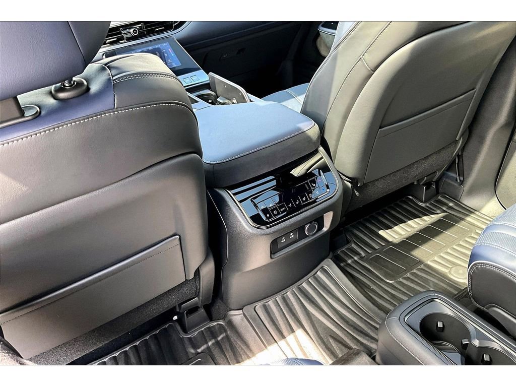 Used 2026 INFINITI QX80 4WD w/ Sport Exterior Package image 37