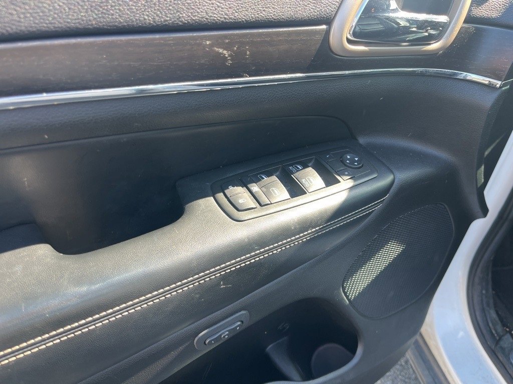 Used 2014 Jeep Grand Cherokee Limited image 14