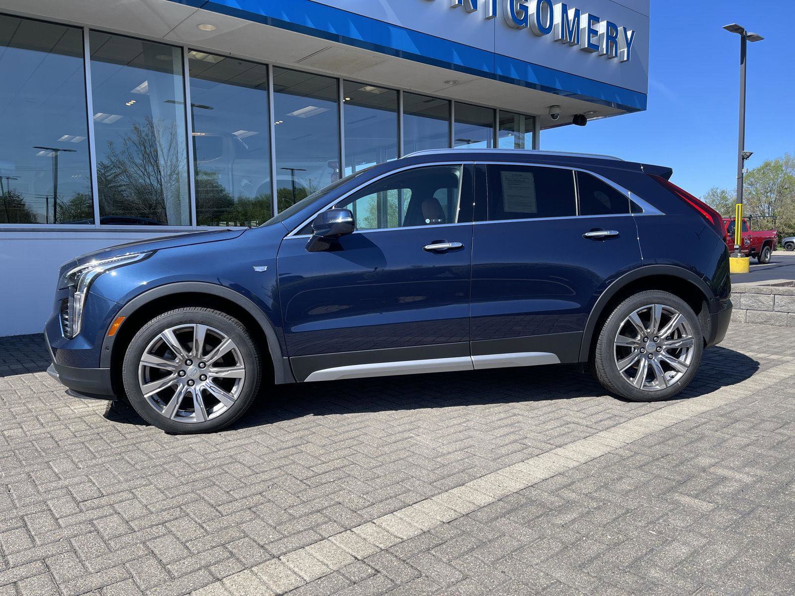 Used 2019 Cadillac XT4 Premium Luxury w/ Enhanced Visibility Package AWD/4WD image 2