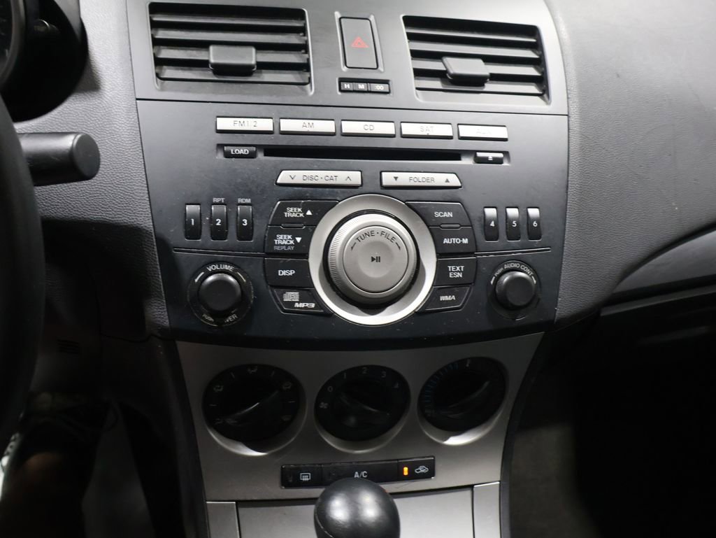 Used 2010 MAZDA MAZDA3 i Sport image 23