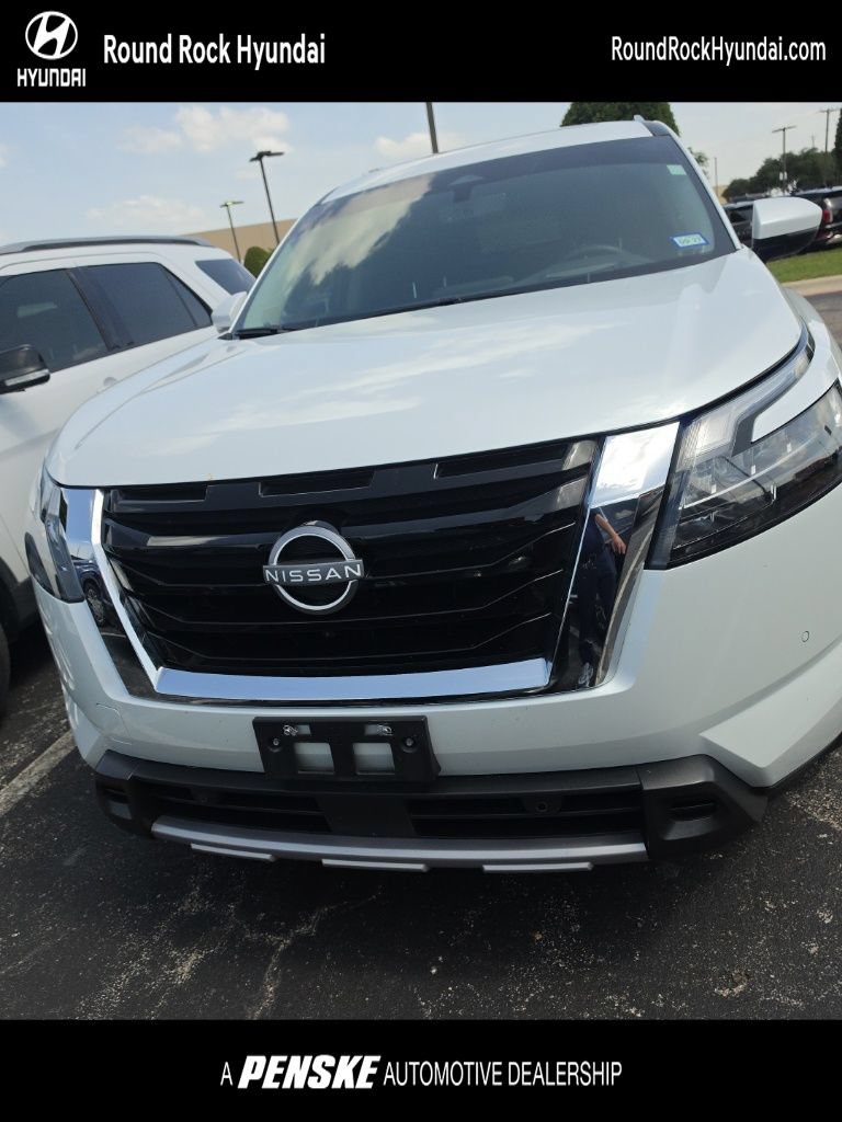 Used 2025 Nissan Pathfinder Platinum