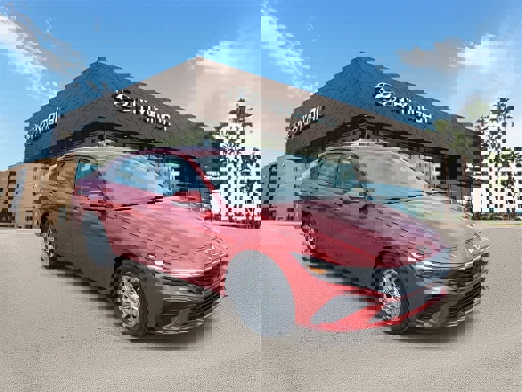 New 2025 Hyundai Elantra SE image 4