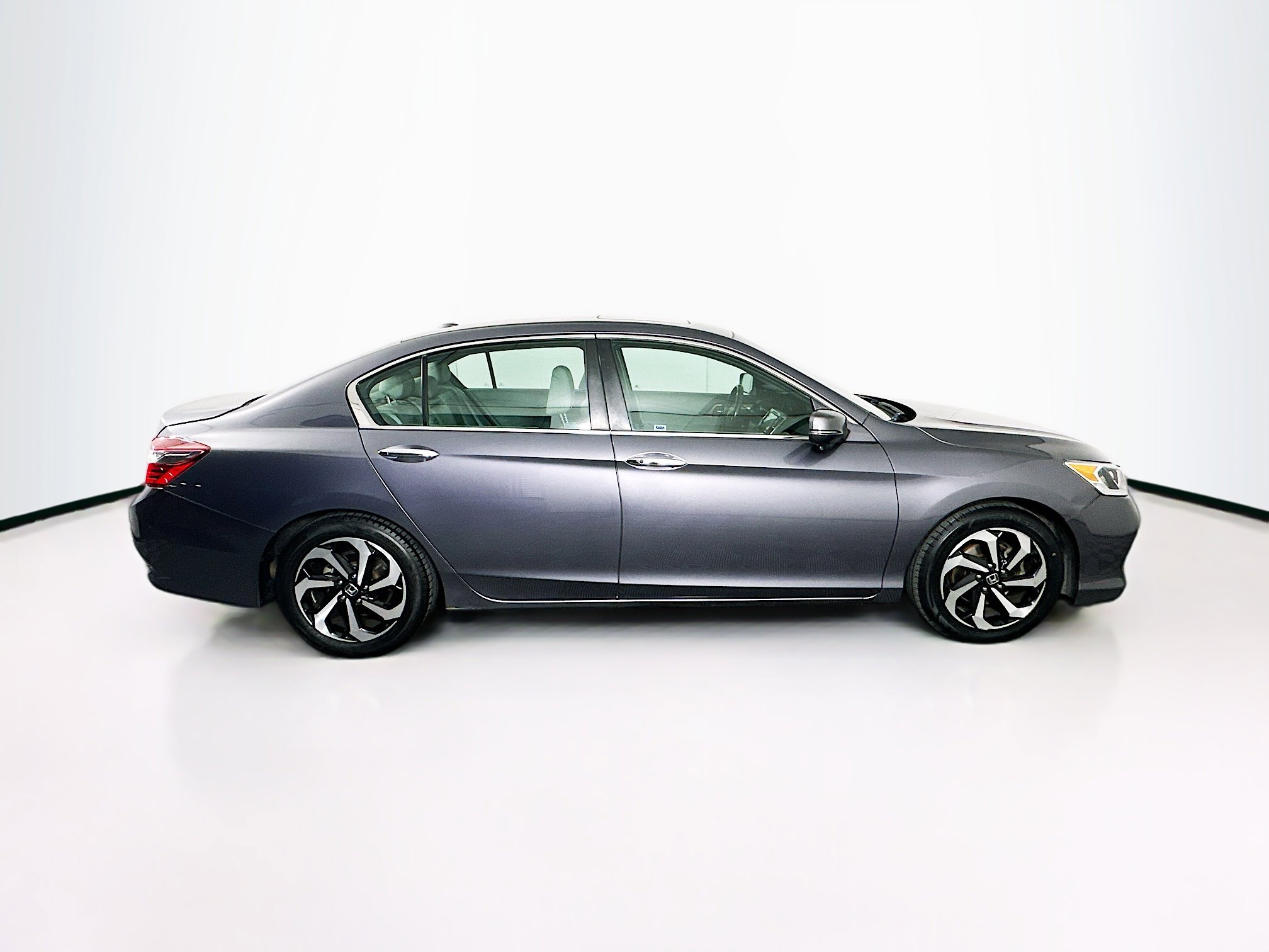 Used 2016 Honda Accord EX-L image 10