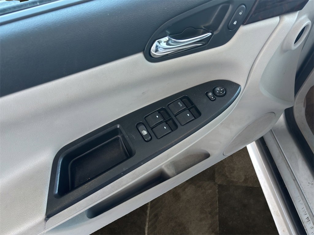 Used 2012 Chevrolet Impala LT w/ LT Sunroof Package image 18