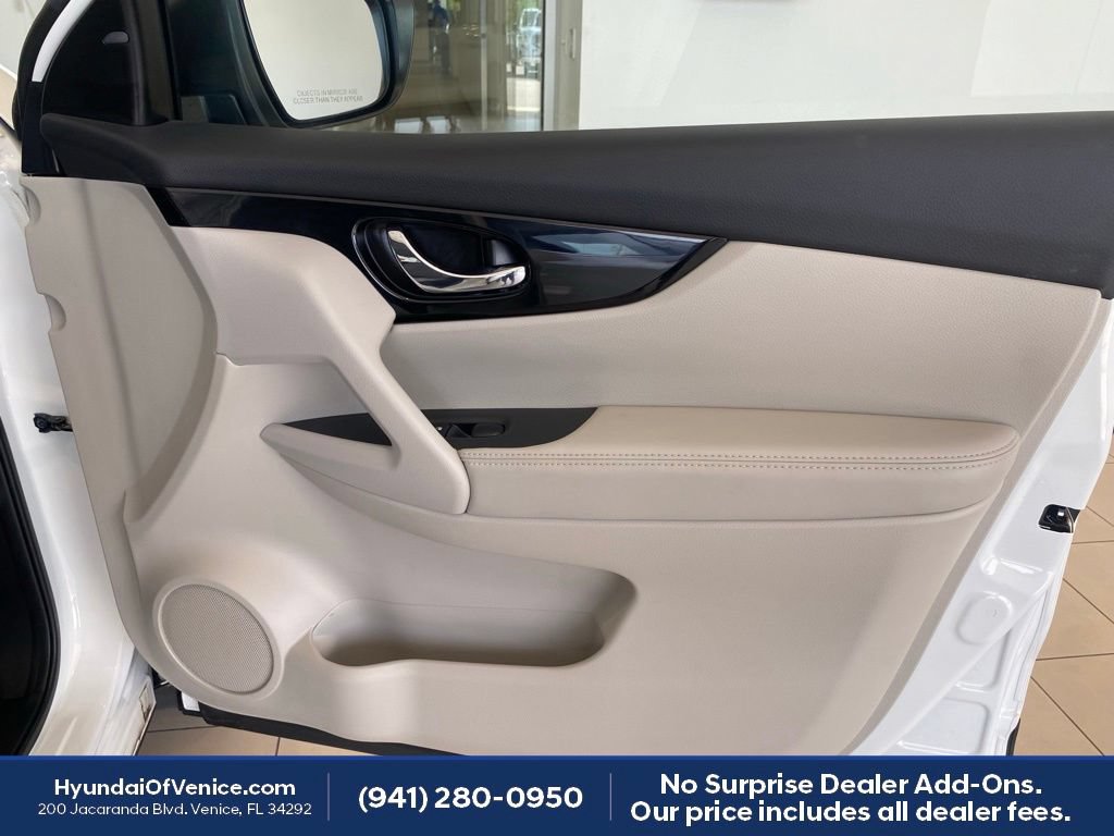 Used 2021 Nissan Rogue Sport SL FWD image 54