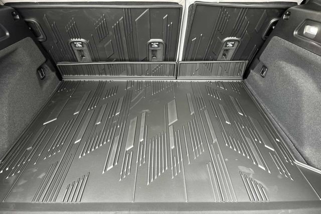 New 2026 Cadillac Lyriq Sport image 15