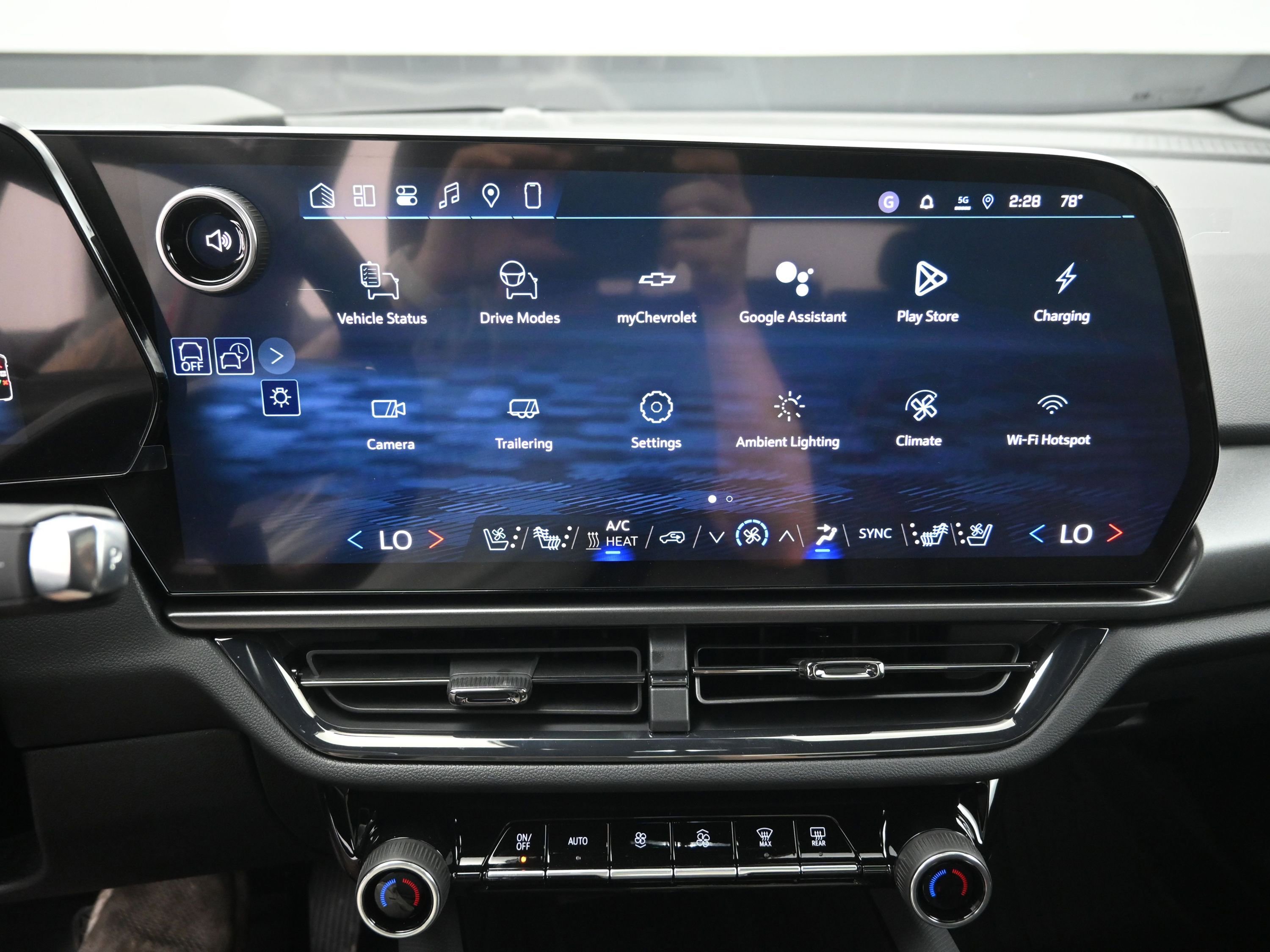 New 2026 Chevrolet Equinox EV RS image 17