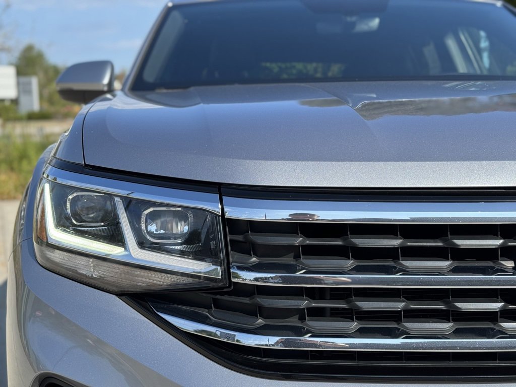 Used 2023 Volkswagen Atlas Cross Sport SE image 3