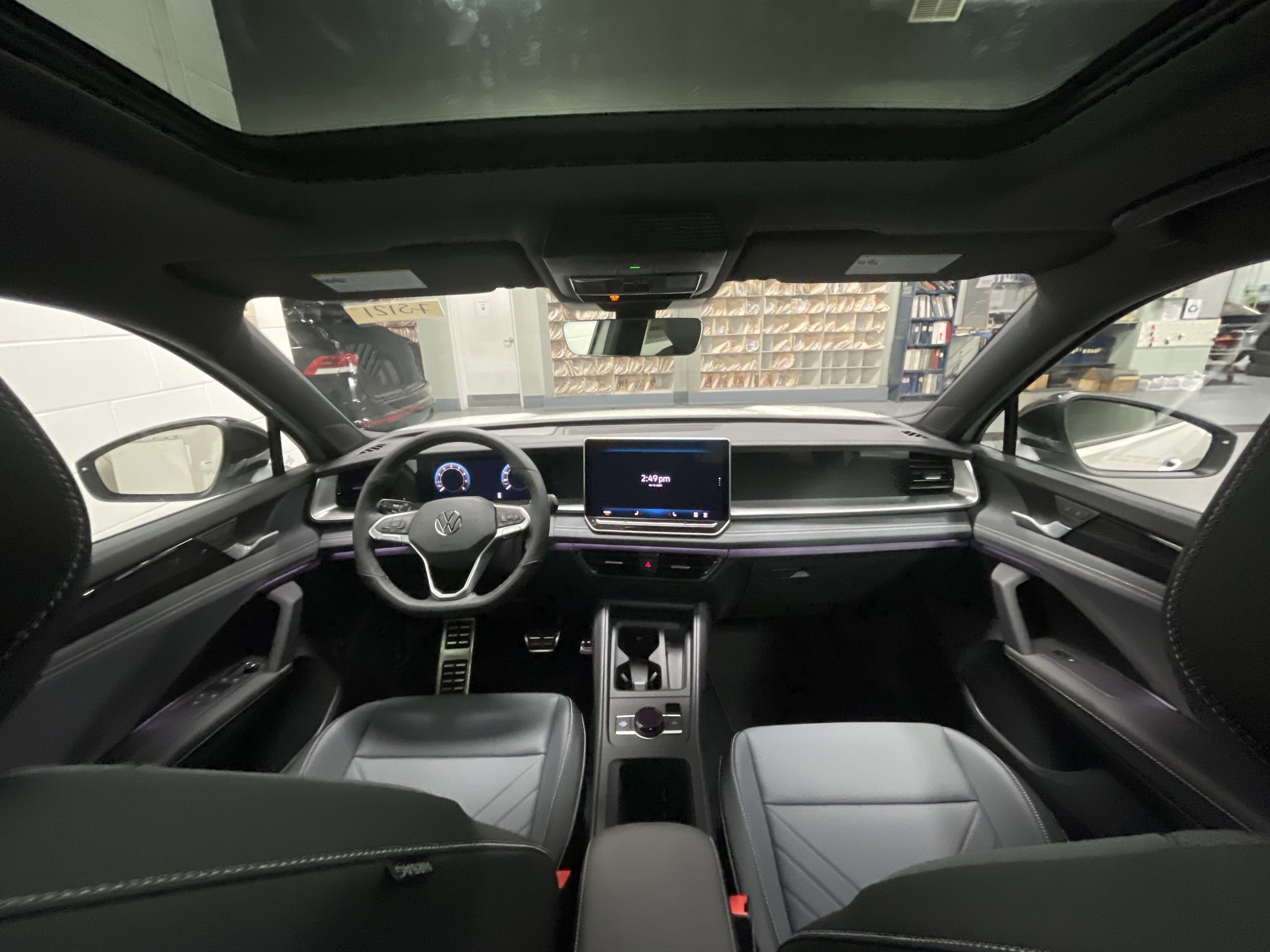 New 2025 Volkswagen Tiguan SE R-Line image 19