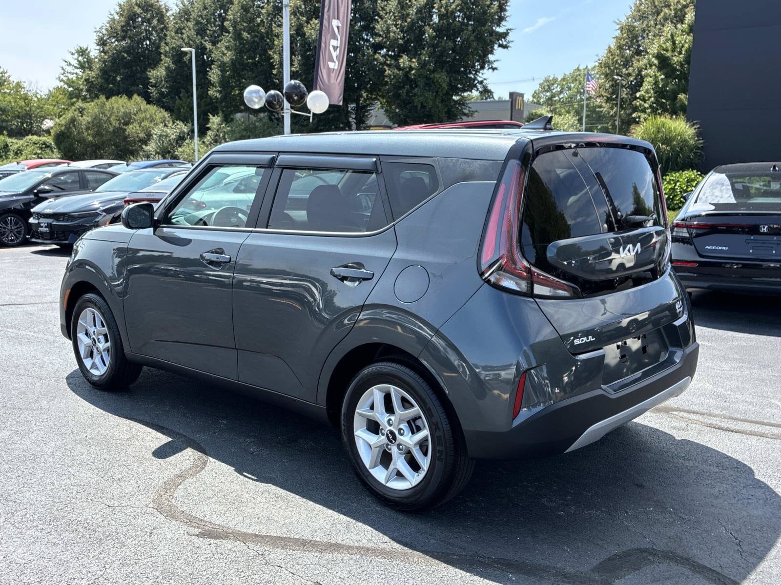 Used 2025 Kia Soul S FWD image 5