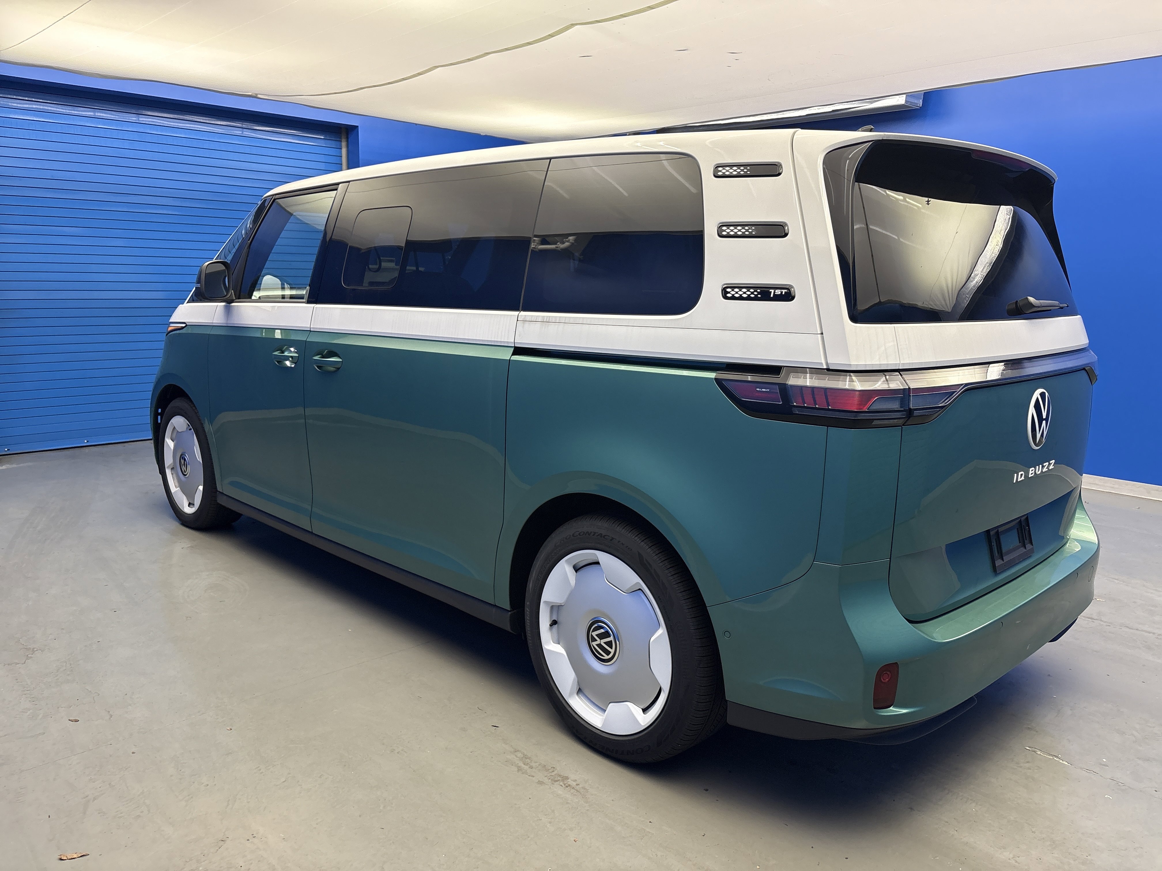 New 2025 Volkswagen ID. Buzz 1st Edition image 5