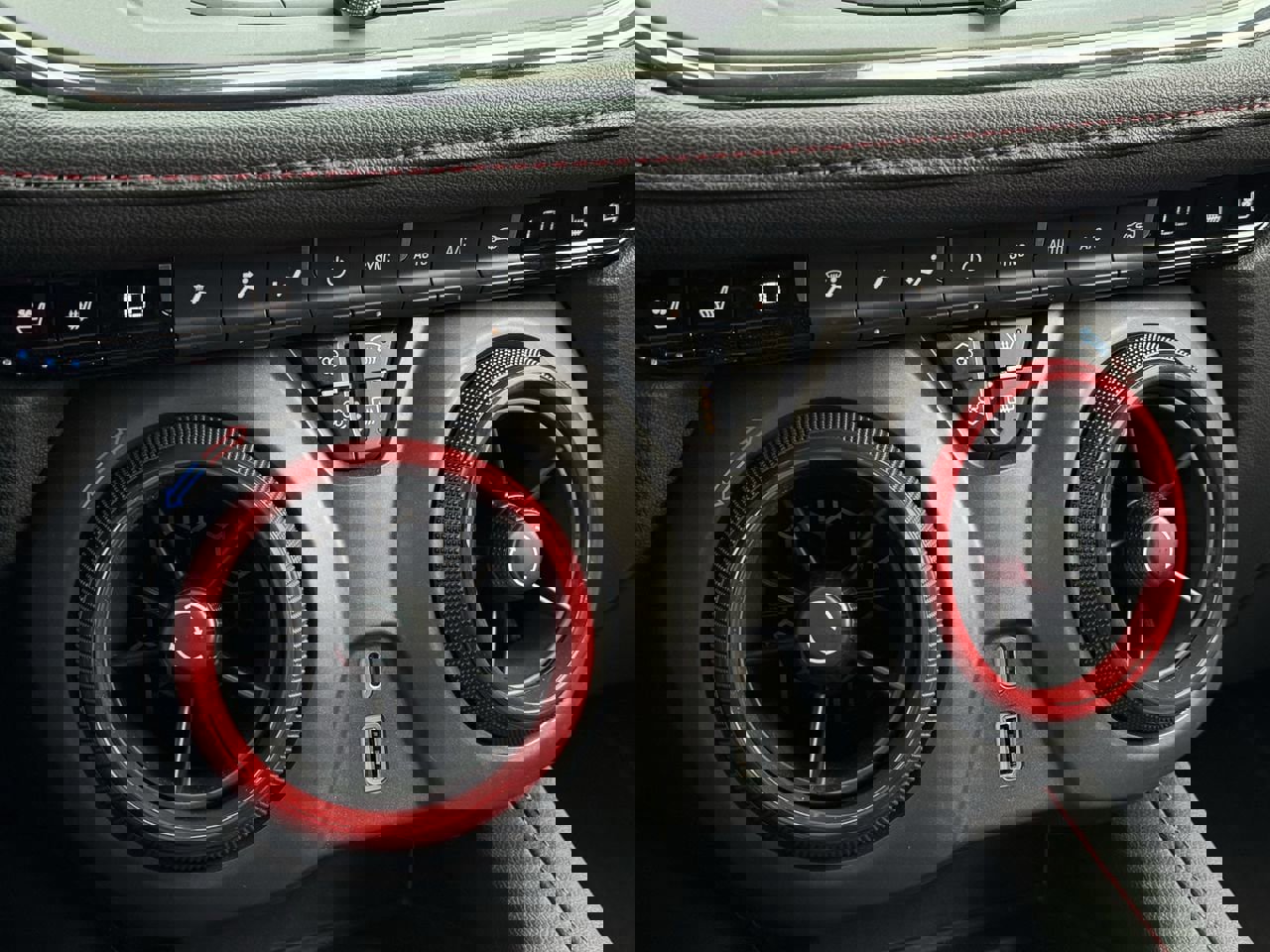 Certified 2022 Chevrolet Blazer RS w/ Enhanced Convenience Package image 17