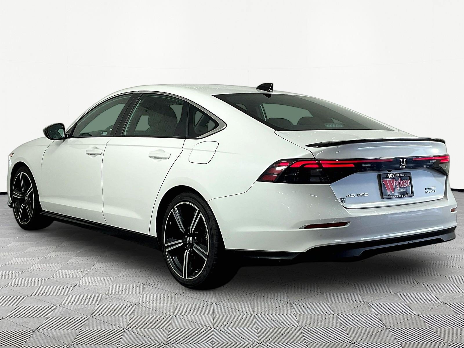 Used 2024 Honda Accord Sport image 4