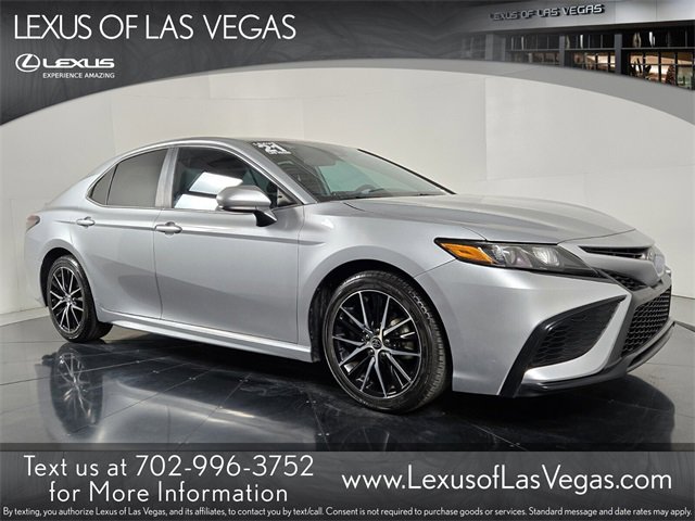 Used 2021 Toyota Camry SE image 1