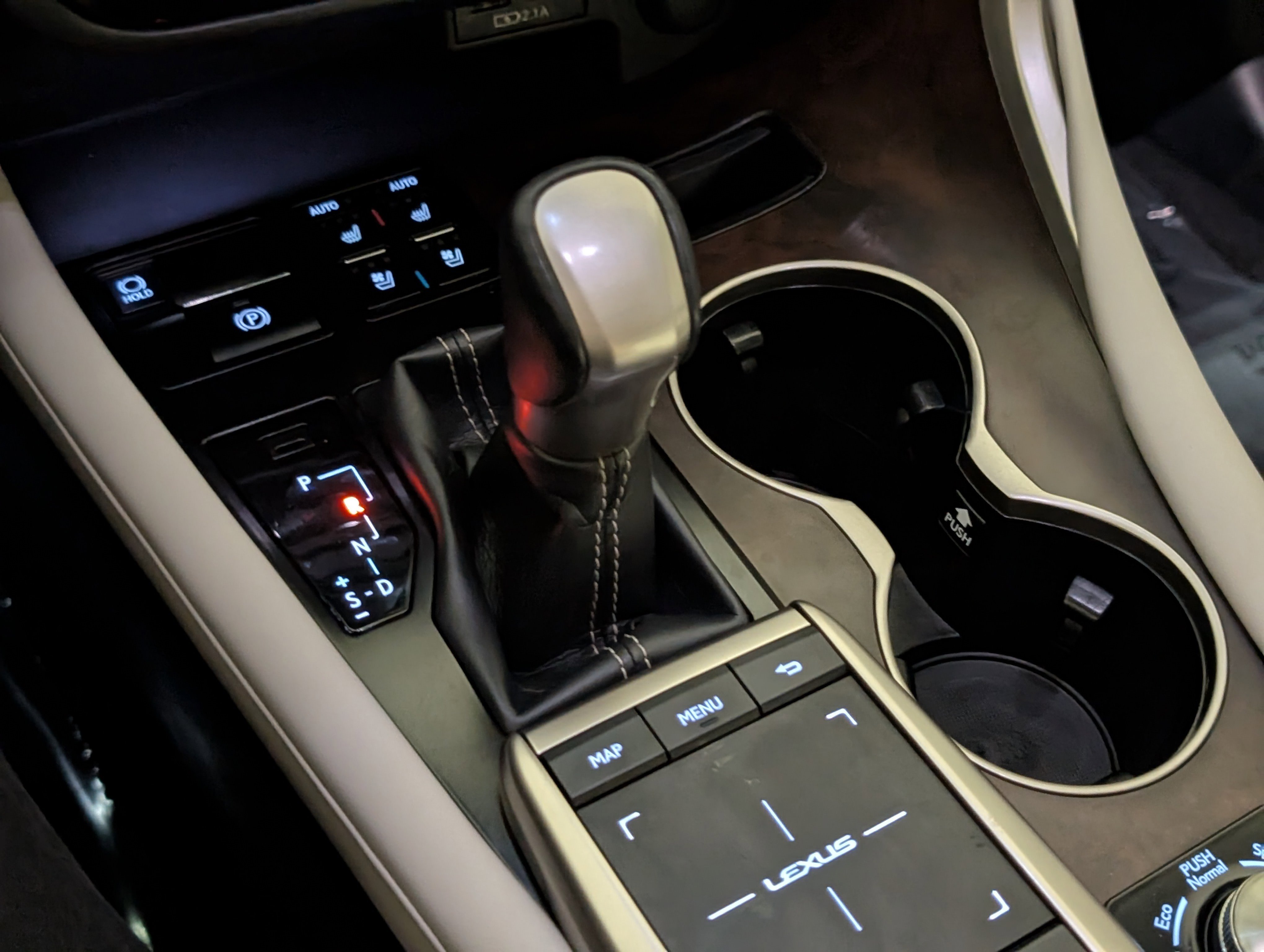 Used 2020 Lexus RX 450h AWD w/ Premium Package image 41