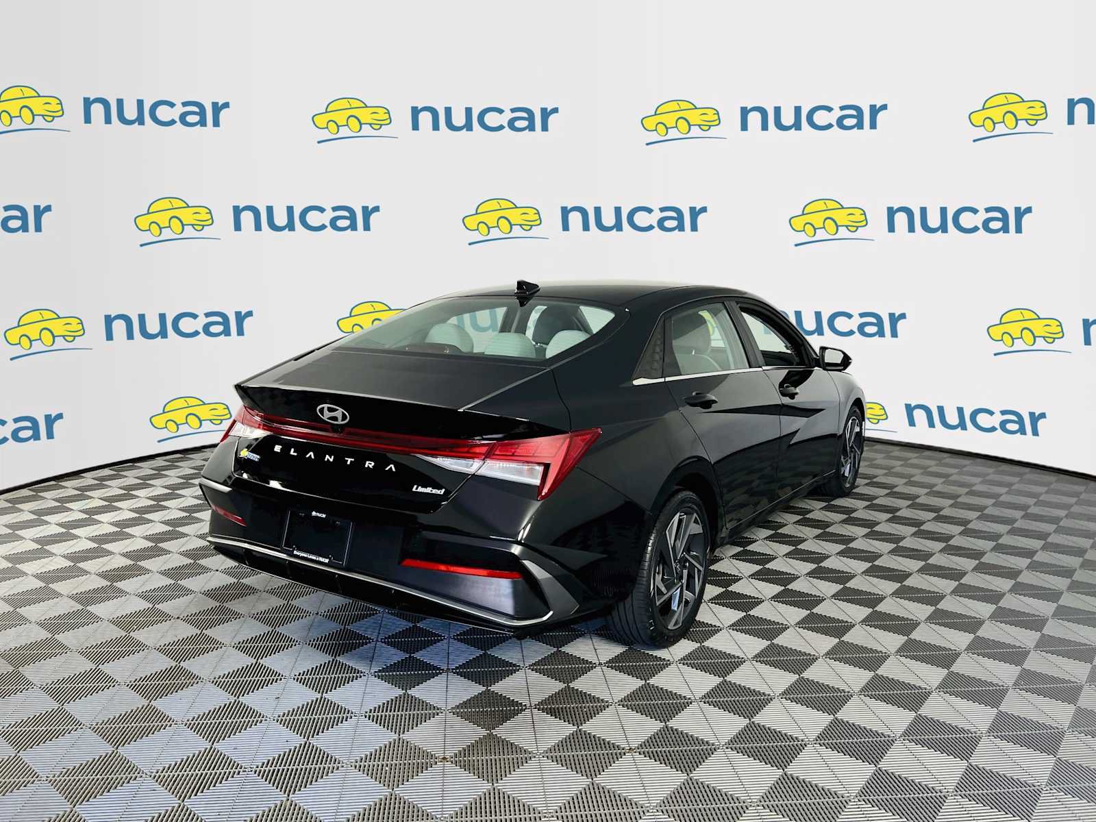 Certified 2025 Hyundai Elantra Limited FWD image 7
