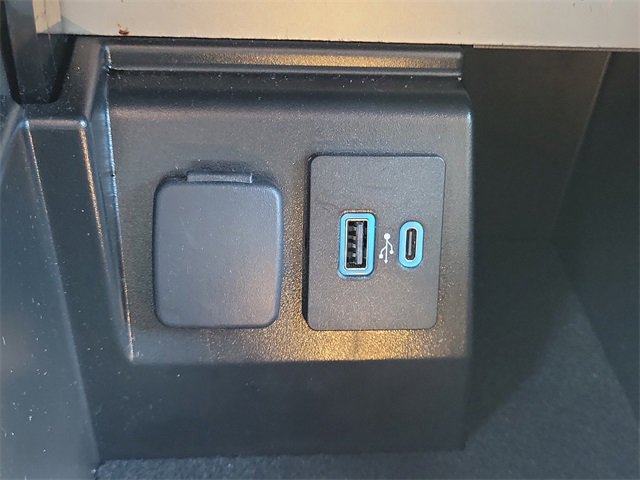 Used 2023 Ford Explorer Platinum w/ Technology Package image 22