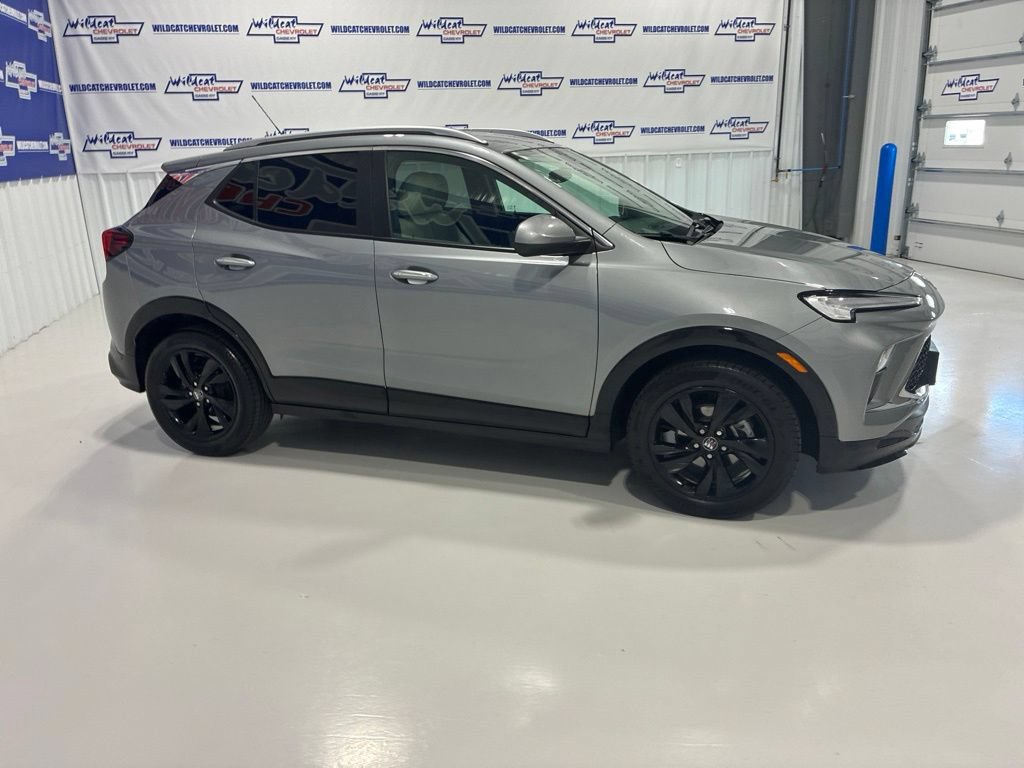 Used 2024 Buick Encore GX Sport Touring FWD image 7