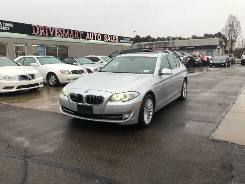 Used 2013 BMW 535i xDrive Sedan AWD/4WD image 3