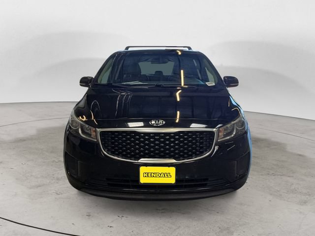 Used 2017 Kia Sedona LX w/ LX Essentials Premium Package FWD image 2