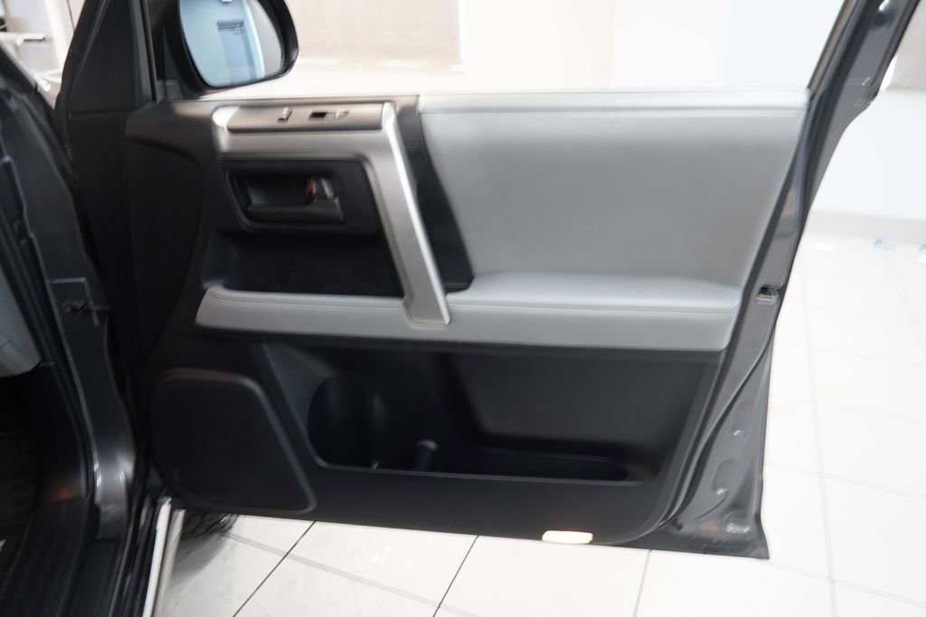 Used 2013 Toyota 4Runner SR5 w/ Premium Pkg image 29