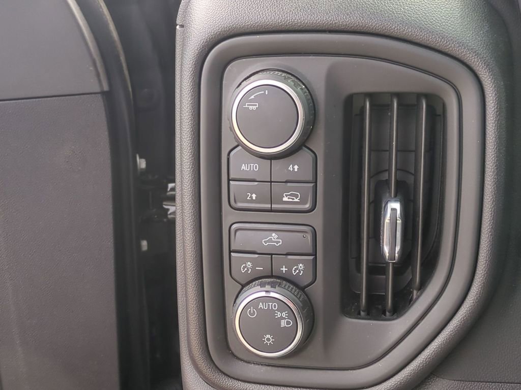 Used 2022 Chevrolet Silverado 1500 Custom image 23