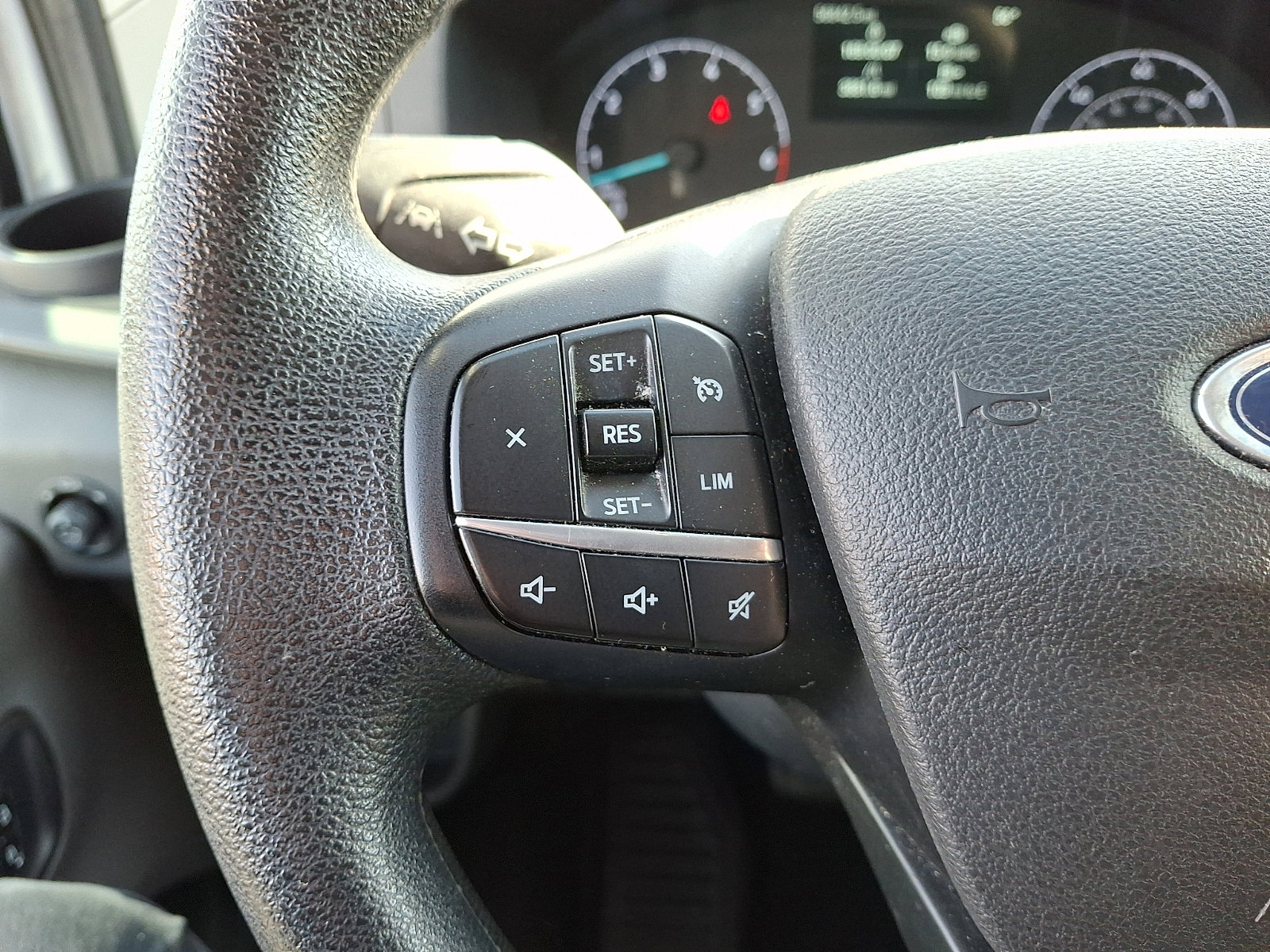 Used 2023 Ford Transit 350 XLT image 22