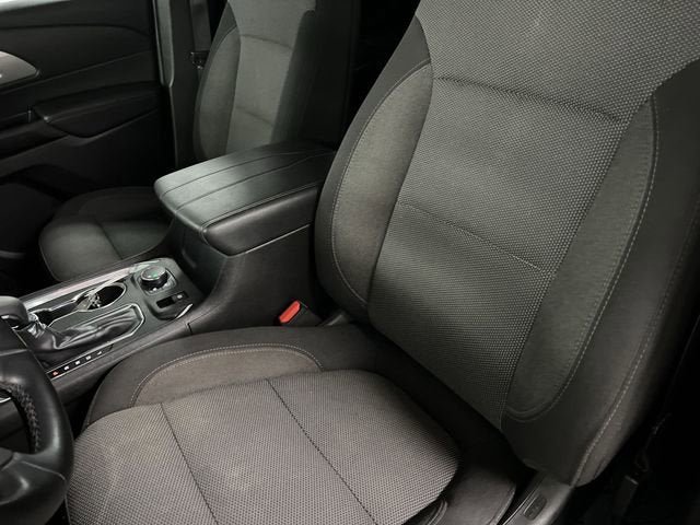 Certified 2023 Chevrolet Traverse LT FWD image 18