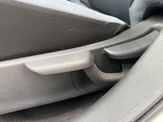 Used 2025 Nissan Versa SV FWD image 46