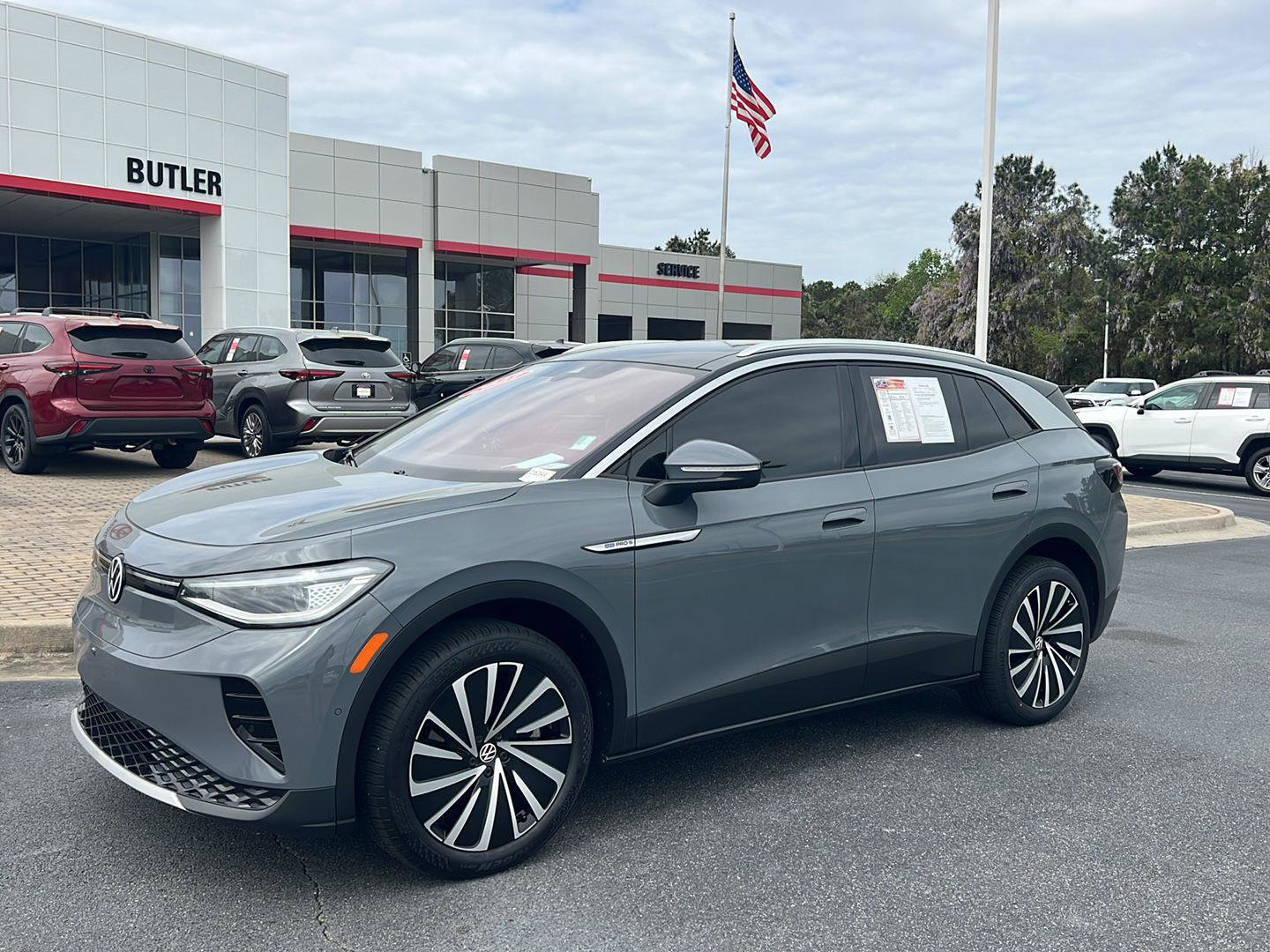 Used 2023 Volkswagen ID.4 Pro S Plus image 2