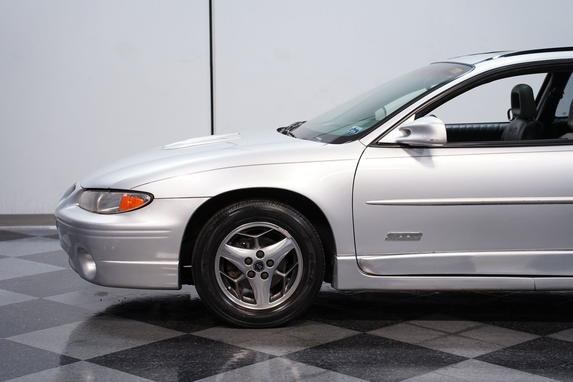 Used 2000 Pontiac Grand Prix GTP w/ Opt Pkg FWD image 19