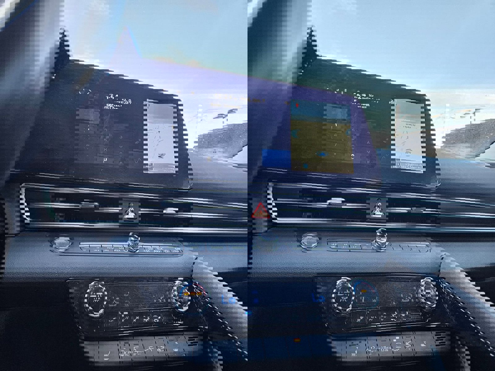 Used 2023 Hyundai Elantra SEL w/ Convenience Package image 16