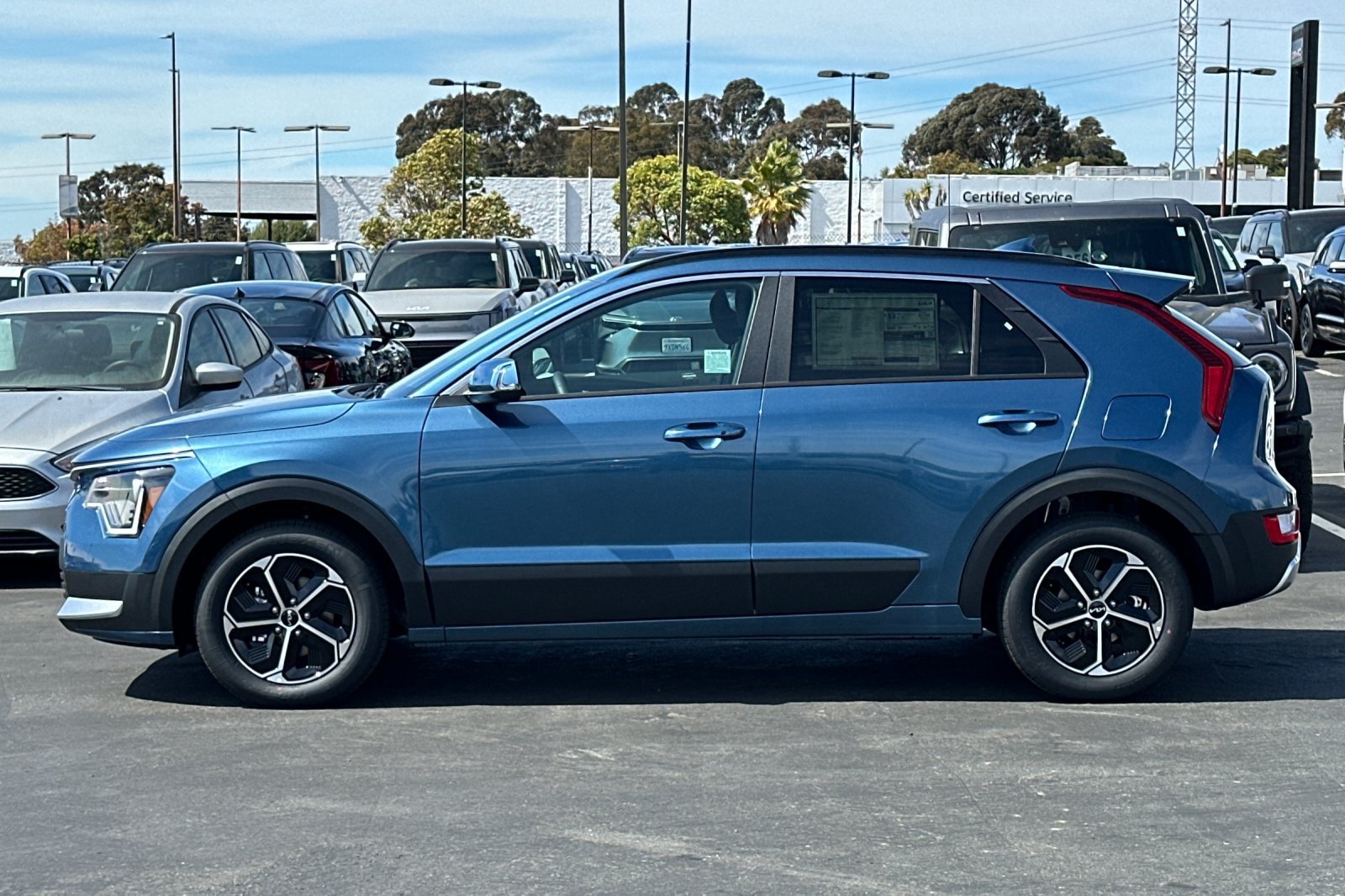 New 2026 Kia Niro EX FWD image 7