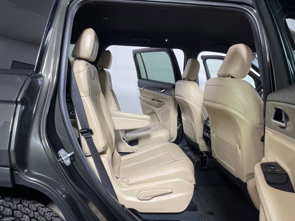 Used 2023 Jeep Grand Cherokee L Limited image 23
