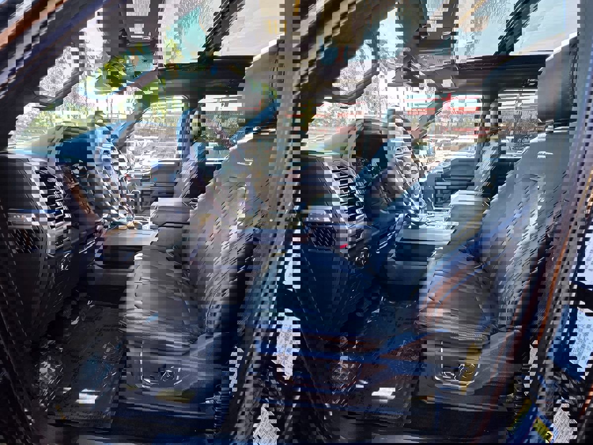 Used 2015 Ford F150 Platinum w/ Equipment Group 701A Luxury image 23