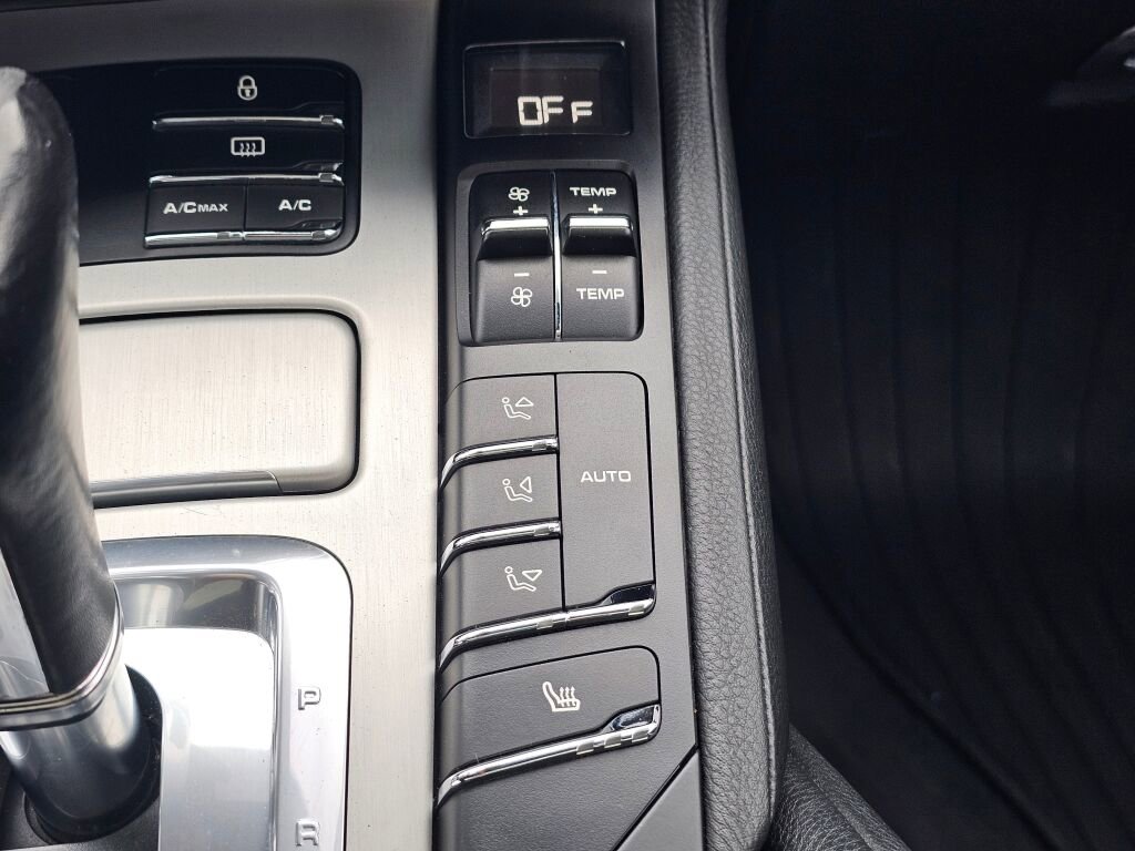 Used 2013 Porsche Cayenne GTS AWD/4WD image 29