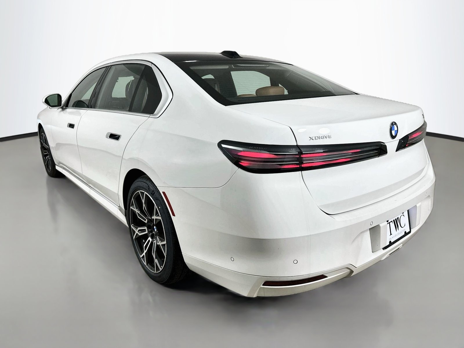 New 2027 BMW 740i xDrive AWD/4WD image 7